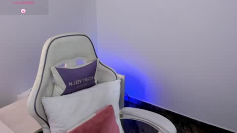 luna rose online show from June 23, 12:41 am