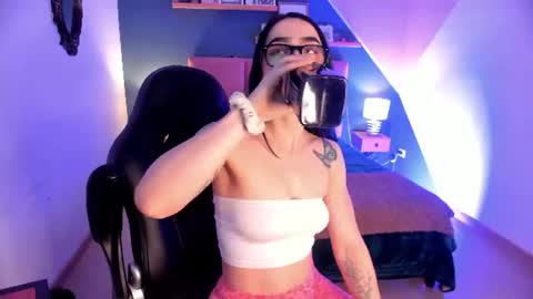 Snapshot of luna_tagliaferri chatting on July 10, 7:05 pm Luna online show from July 10, 7:05 pm