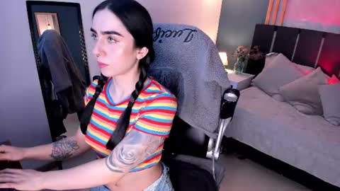 Snapshot of luna_tagliaferri chatting on July 15, 8:36 pm Luna online show from July 15, 8:36 pm