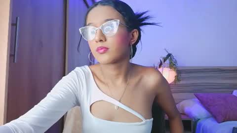 luna_valen online show from July 17, 9:41 pm