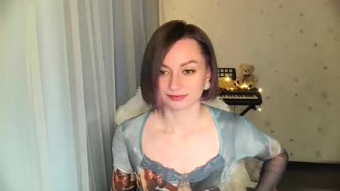 lunaa_bluee online show from May 7, 8:03 pm