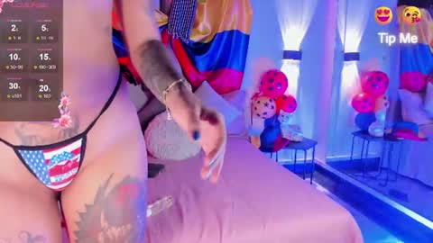 Snapshot of lunaa_moonn chatting on June 19, 7:06 pm lunaa_moonn online show from June 19, 7:06 pm