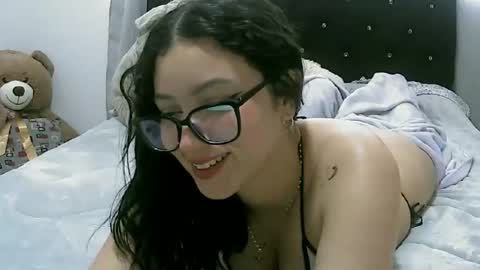 lunaa_sub online show from February 21, 6:04 pm