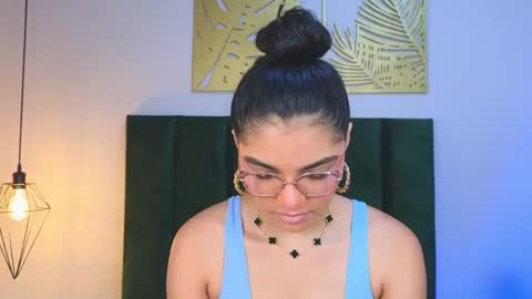 Luna Aspen online show from May 23, 6:12 pm