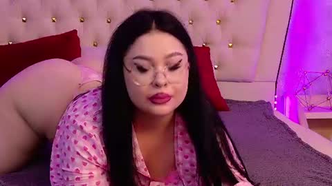 Snapshot of lunababe_ chatting on June 13, 11:19 am lunababe_ online show from June 13, 11:19 am