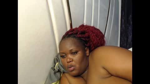 lunabloom01 online show from January 6, 7:01 am