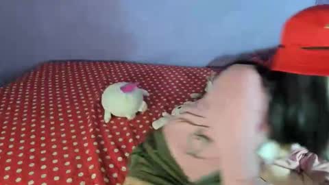 Snapshot of lunacristal_moon chatting on April 17, 3:20 am lunacristal_moon online show from April 17, 3:20 am