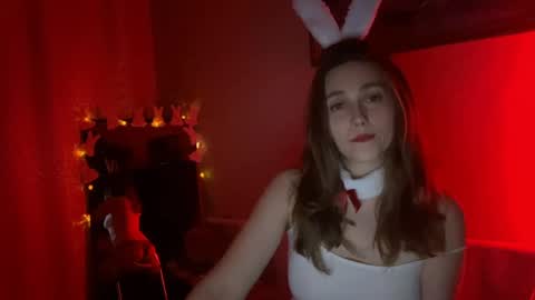 lunafeather online show from April 3, 7:01 pm