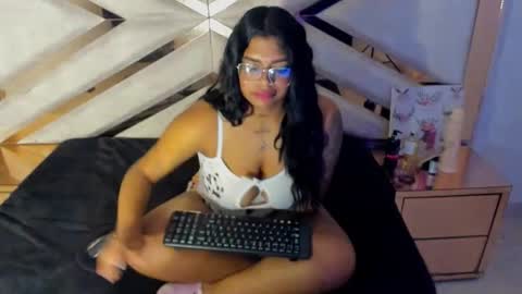lunafever69 online show from February 13, 5:03 am