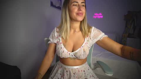 Laura online show from October 16, 9:54 am