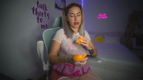 Laura online show from November 30, 5:55 am
