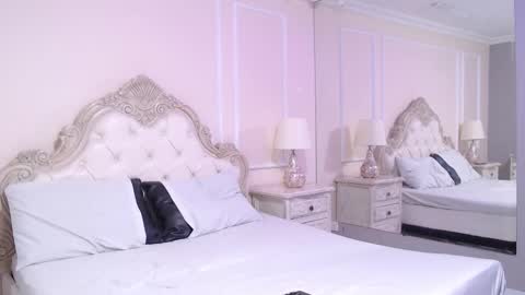 Luna  online show from February 9, 1:59 pm