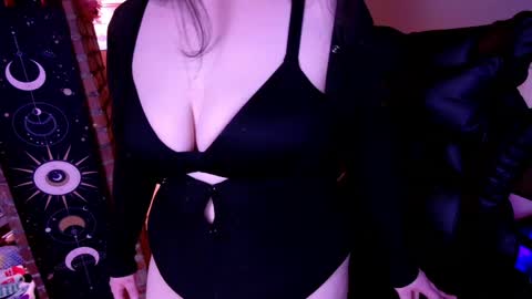 Snapshot of lunalaneee chatting on April 3, 3:37 am Luna online show from April 3, 3:37 am