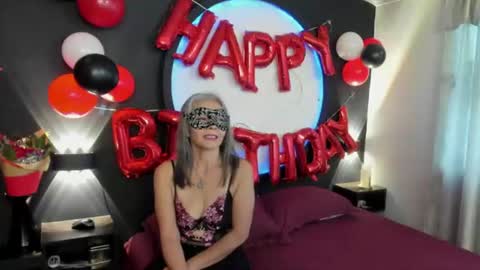lunamisteriosa_ online show from July 10, 12:41 pm