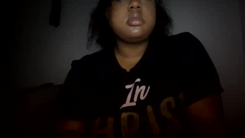 lunamoth00 online show from February 20, 4:40 pm