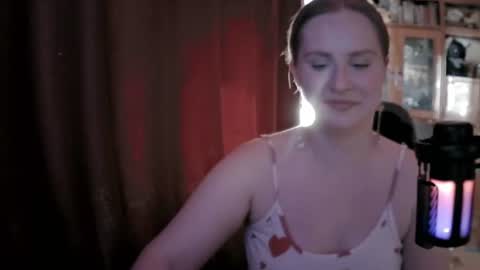 lunamystique_ online show from July 2, 5:02 am