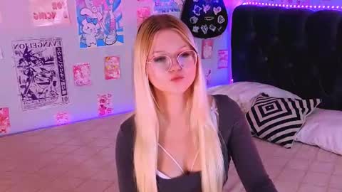 lunariafox online show from July 25, 2:58 pm