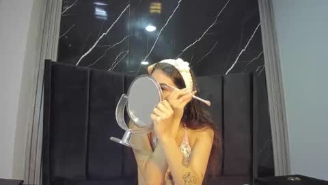 LunaSmithyl online show from February 27, 2:50 pm