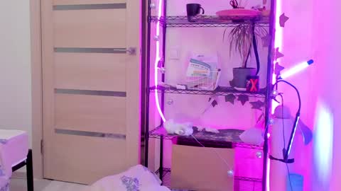 Snapshot of lunatale chatting on January 20, 6:21 am Kate online show from January 20, 6:21 am