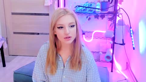 Snapshot of lunatale chatting on January 31, 3:09 am Kate online show from January 31, 3:09 am