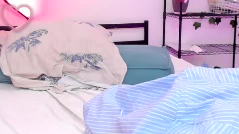 Snapshot of lunatale chatting on March 10, 5:54 am Kate online show from March 10, 5:54 am