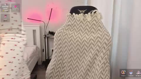 Snapshot of lunatale chatting on September 26, 8:07 am Kate online show from September 26, 8:07 am