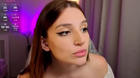 Snapshot of lunatale chatting on October 27, 8:46 pm Kate online show from October 27, 8:46 pm