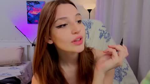 Snapshot of lunatale chatting on November 10, 5:01 pm Kate online show from November 10, 5:01 pm