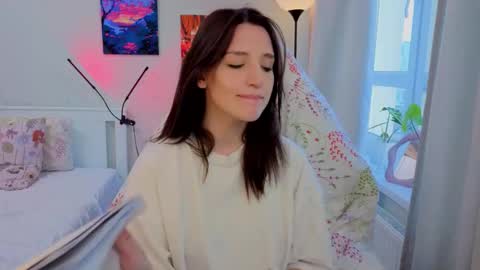 Snapshot of lunatale chatting on November 14, 12:15 pm Kate online show from November 14, 12:15 pm