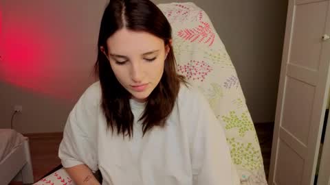 Snapshot of lunatale chatting on November 20, 4:18 pm Kate online show from November 20, 4:18 pm