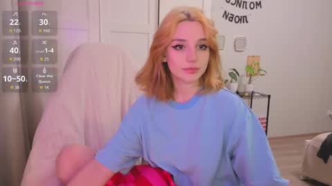 Snapshot of lunatale chatting on January 9, 2:42 pm Kate online show from January 9, 2:42 pm