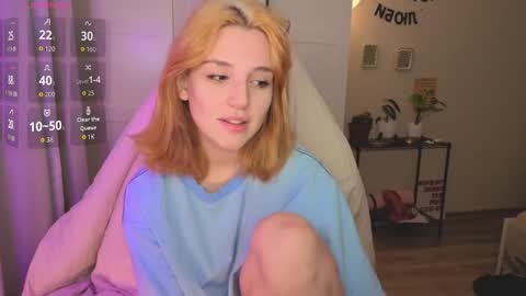 Snapshot of lunatale chatting on January 10, 4:47 am Kate online show from January 10, 4:47 am