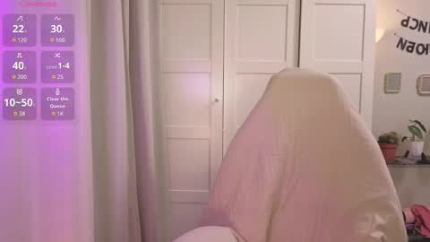 Snapshot of lunatale chatting on January 10, 4:53 pm Kate online show from January 10, 4:53 pm