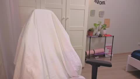 Snapshot of lunatale chatting on January 18, 2:54 pm Kate online show from January 18, 2:54 pm