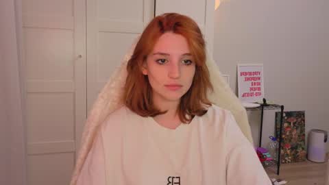 Snapshot of lunatale chatting on February 14, 3:31 pm Kate online show from February 14, 3:31 pm