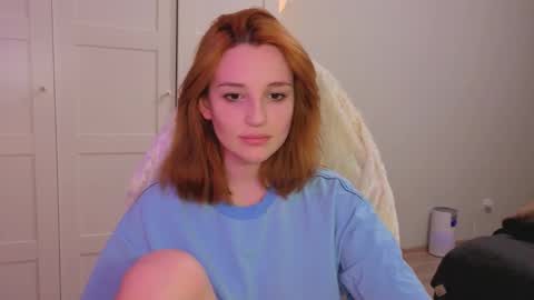 Snapshot of lunatale chatting on February 23, 3:42 pm Kate online show from February 23, 3:42 pm