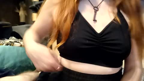 lunathepoet online show from June 16, 12:52 pm