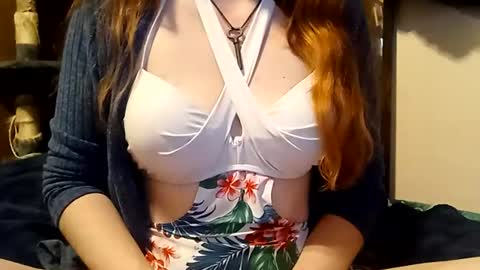 lunathepoet online show from June 19, 8:29 am