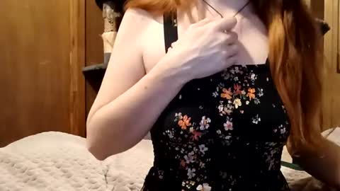 lunathepoet online show from August 1, 4:01 am