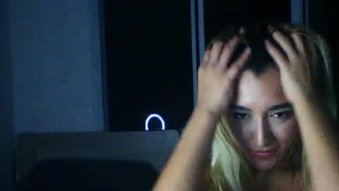 lunavelvvet online show from July 27, 2:51 am