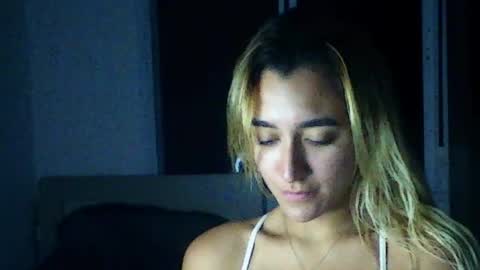 lunavelvvet online show from July 28, 12:18 am