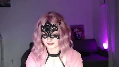 Snapshot of lunaxcherry chatting on February 26, 5:12 pm LunaXcherry online show from February 26, 5:12 pm