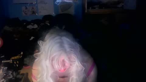 Snapshot of lunaxxxx97 chatting on May 27, 3:03 am LunaXXX online show from May 27, 3:03 am