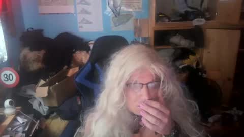 Snapshot of lunaxxxx97 chatting on June 27, 12:55 pm LunaXXX online show from June 27, 12:55 pm