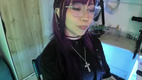 lunivyra online show from June 29, 4:51 pm