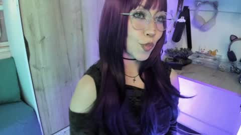 lunivyra online show from July 17, 5:29 pm