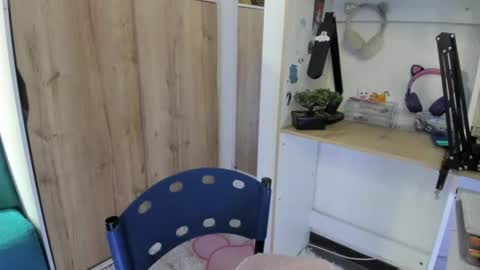 lunivyra online show from July 31, 2:38 pm