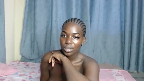 luo_queen online show from October 27, 1:15 pm