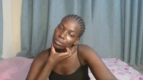 luo_queen online show from November 1, 12:23 am