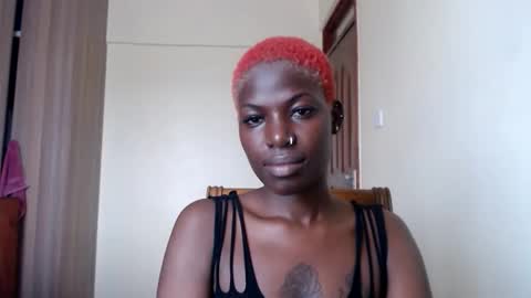luo_queen online show from June 6, 9:25 am